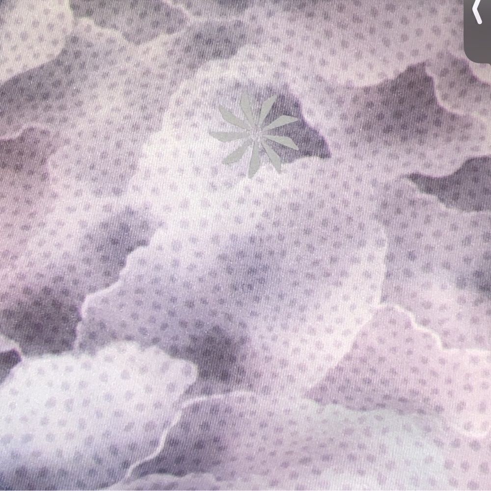 Athleta Salutation Stash Tight in Hera Abstract Grey SP Petite - Picture 4 of 7